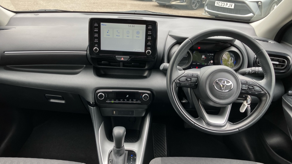 Toyota Yaris 1.5 Hybrid Design 5dr CVT Hybrid Hatchback - Image 6