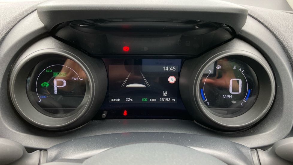 Toyota Yaris 1.5 Hybrid Design 5dr CVT Hybrid Hatchback - Image 11