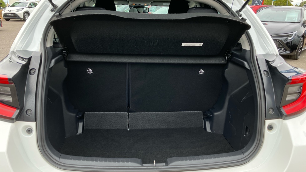 Toyota Yaris 1.5 Hybrid Design 5dr CVT Hybrid Hatchback - Image 13