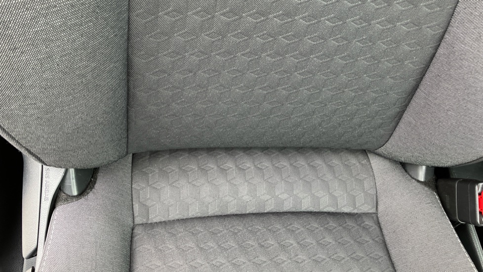 Toyota Yaris 1.5 Hybrid Design 5dr CVT Hybrid Hatchback - Image 14
