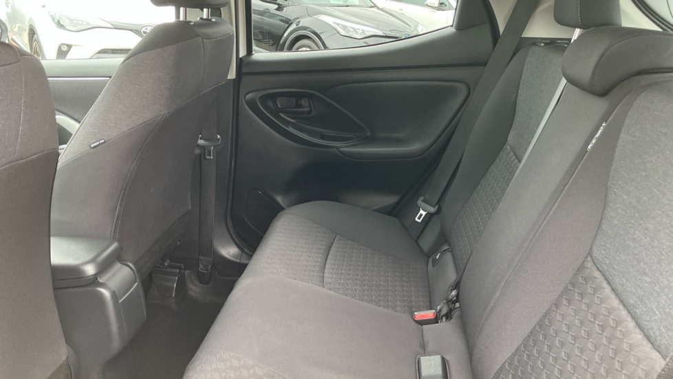 Toyota Yaris 1.5 Hybrid Design 5dr CVT Hybrid Hatchback - Image 15