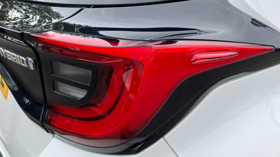 Toyota Yaris 1.5 Hybrid Design 5dr CVT Hybrid Hatchback - Image 21