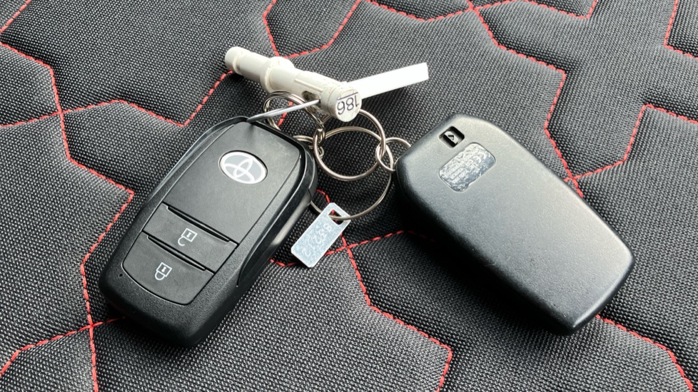 Toyota Aygo X 1.0 VVT-i Exclusive 5dr Auto Petrol Hatchback - Image 28
