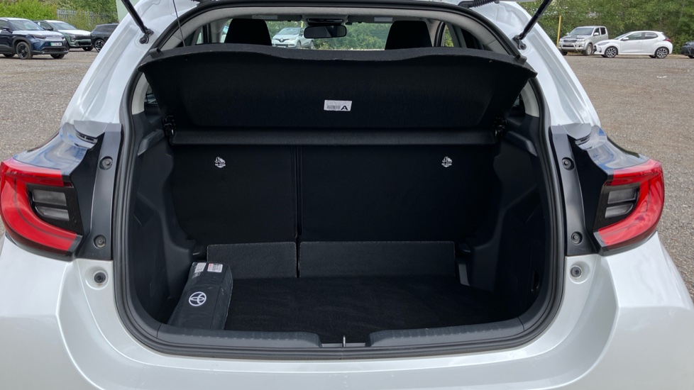 Toyota Yaris 1.5 Hybrid Design 5dr CVT Hybrid Hatchback - Image 13
