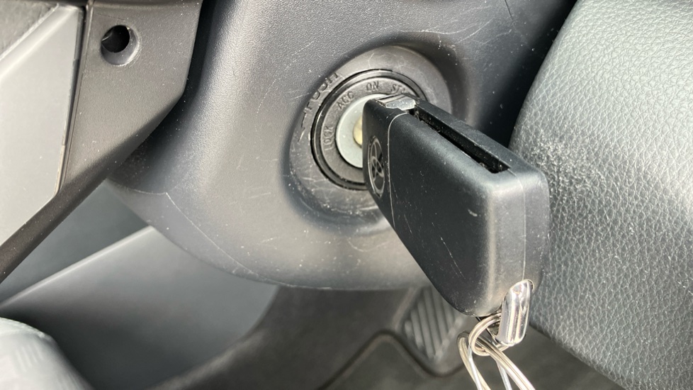 Toyota Yaris 1.5 Hybrid Design 5dr CVT Hybrid Hatchback - Image 16