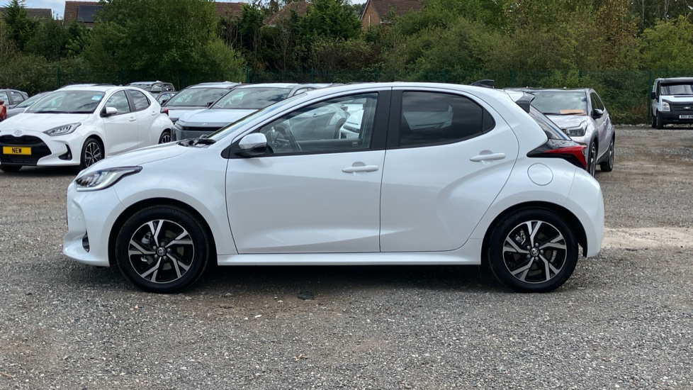 Toyota Yaris 1.5 Hybrid Design 5dr CVT Hybrid Hatchback - Image 24