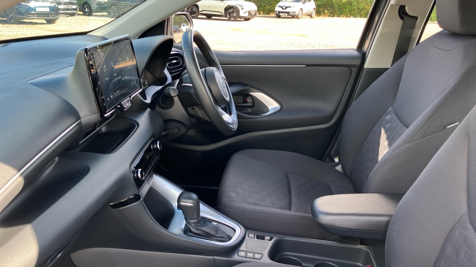 Toyota Yaris 1.5 Hybrid Icon 5dr CVT Hybrid Hatchback - Image 5