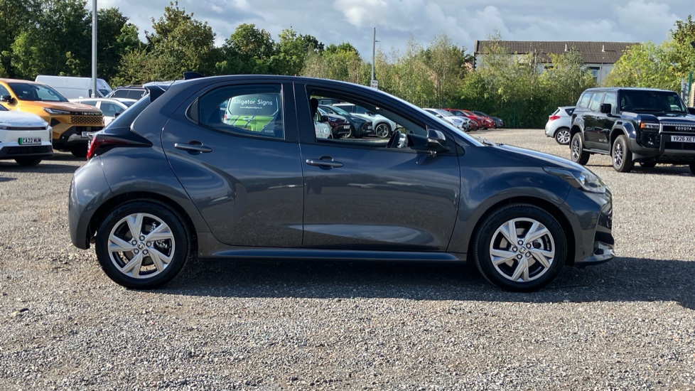 Toyota Yaris 1.5 Hybrid Icon 5dr CVT Hybrid Hatchback - Image 23