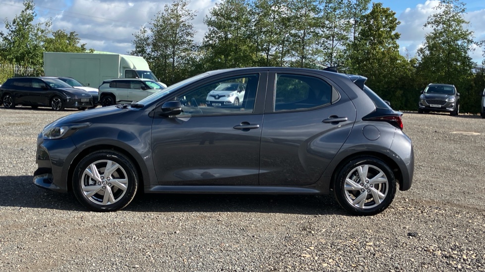 Toyota Yaris 1.5 Hybrid Icon 5dr CVT Hybrid Hatchback - Image 24