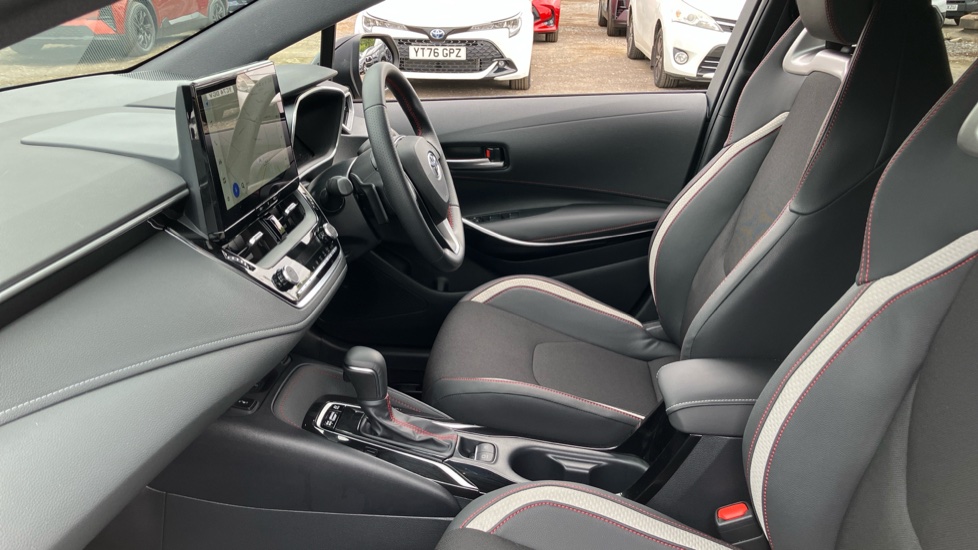 Toyota Corolla 2.0 Hybrid 178 GR Sport 5dr CVT Hybrid Estate - Image 5