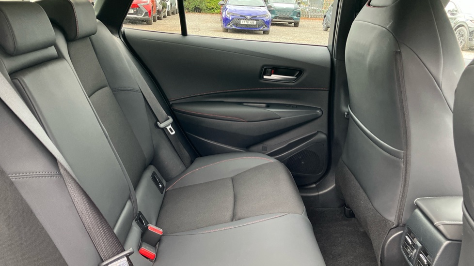 Toyota Corolla 2.0 Hybrid 178 GR Sport 5dr CVT Hybrid Estate - Image 8