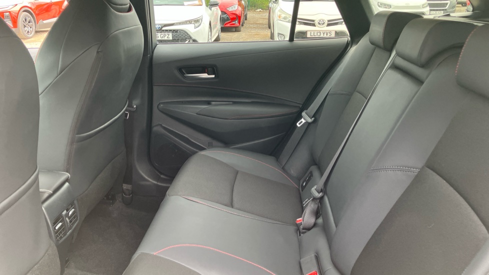Toyota Corolla 2.0 Hybrid 178 GR Sport 5dr CVT Hybrid Estate - Image 15