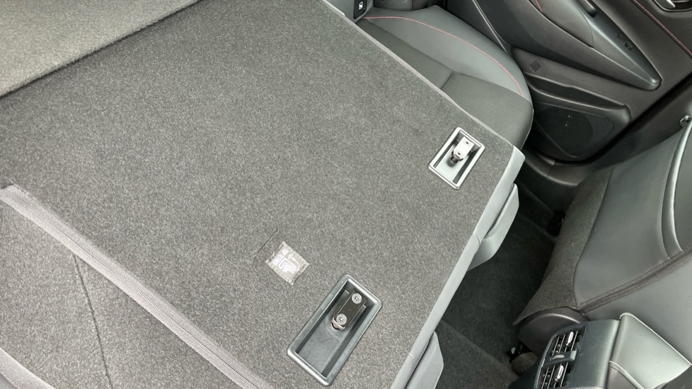 Toyota Corolla 2.0 Hybrid 178 GR Sport 5dr CVT Hybrid Estate - Image 18