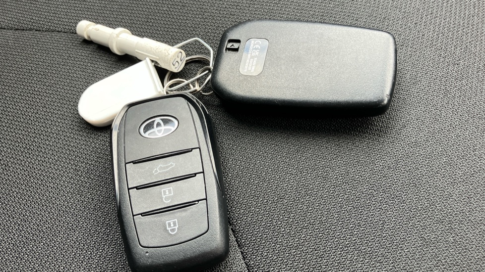 Toyota Corolla 2.0 Hybrid 178 GR Sport 5dr CVT Hybrid Estate - Image 28