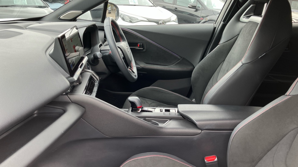 Toyota C-HR 2.0 PHEV GR Sport 5dr CVT Hatchback - Image 5