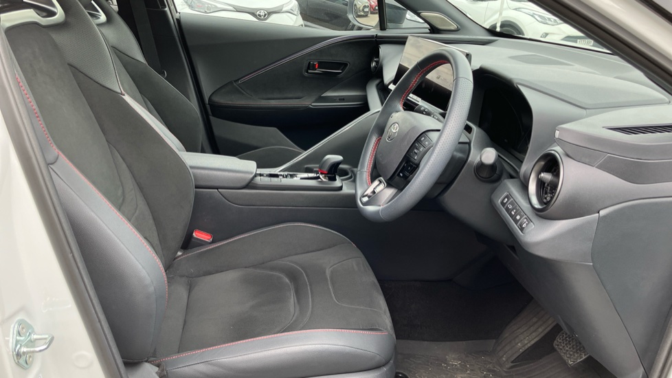 Toyota C-HR 2.0 PHEV GR Sport 5dr CVT Hatchback - Image 12