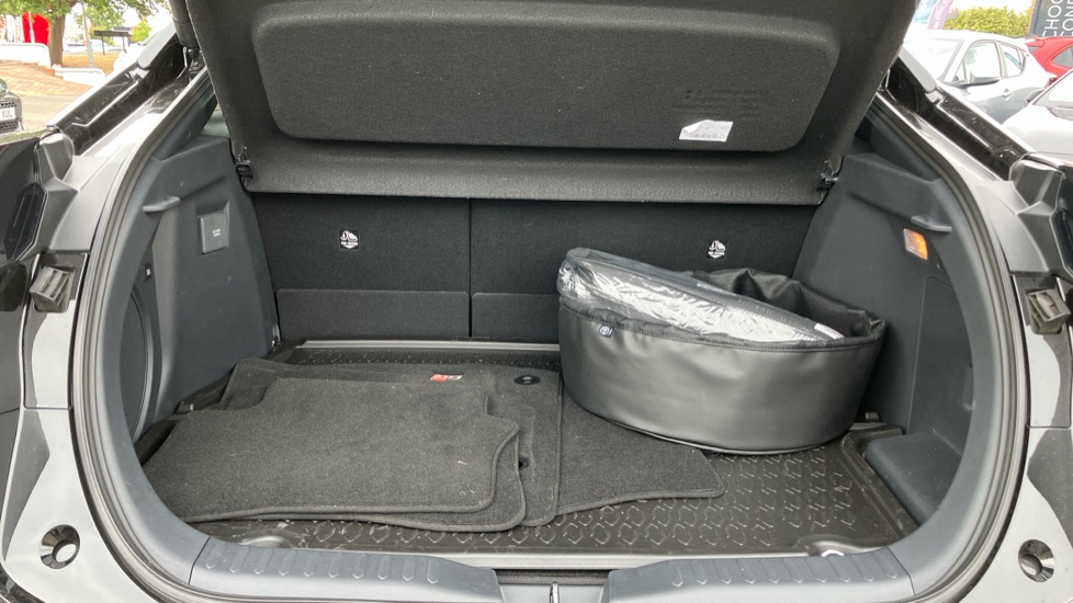 Toyota C-HR 2.0 PHEV GR Sport 5dr CVT Hatchback - Image 13