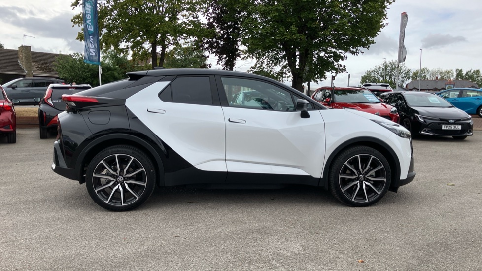 Toyota C-HR 2.0 PHEV GR Sport 5dr CVT Hatchback - Image 23