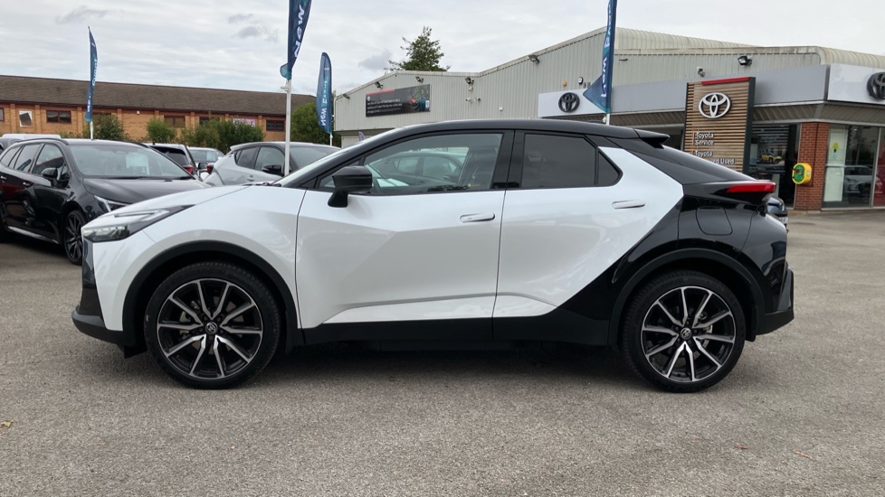 Toyota C-HR 2.0 PHEV GR Sport 5dr CVT Hatchback - Image 24