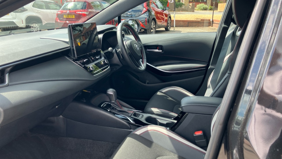 Toyota Corolla 2.0 Hybrid 178 GR Sport 5dr CVT Hybrid Estate - Image 5