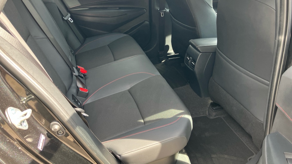 Toyota Corolla 2.0 Hybrid 178 GR Sport 5dr CVT Hybrid Estate - Image 8