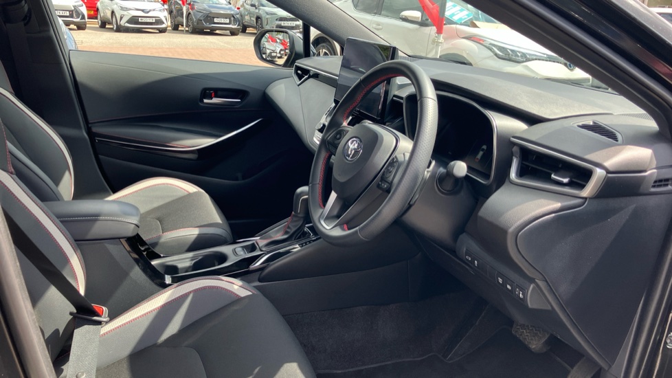 Toyota Corolla 2.0 Hybrid 178 GR Sport 5dr CVT Hybrid Estate - Image 12