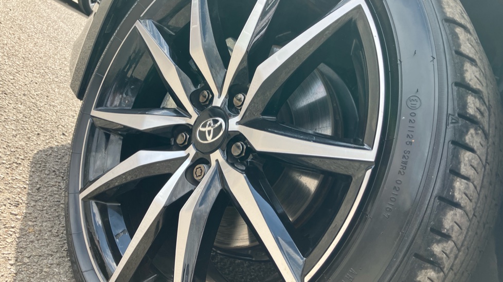 Toyota Corolla 2.0 Hybrid 178 GR Sport 5dr CVT Hybrid Estate - Image 40