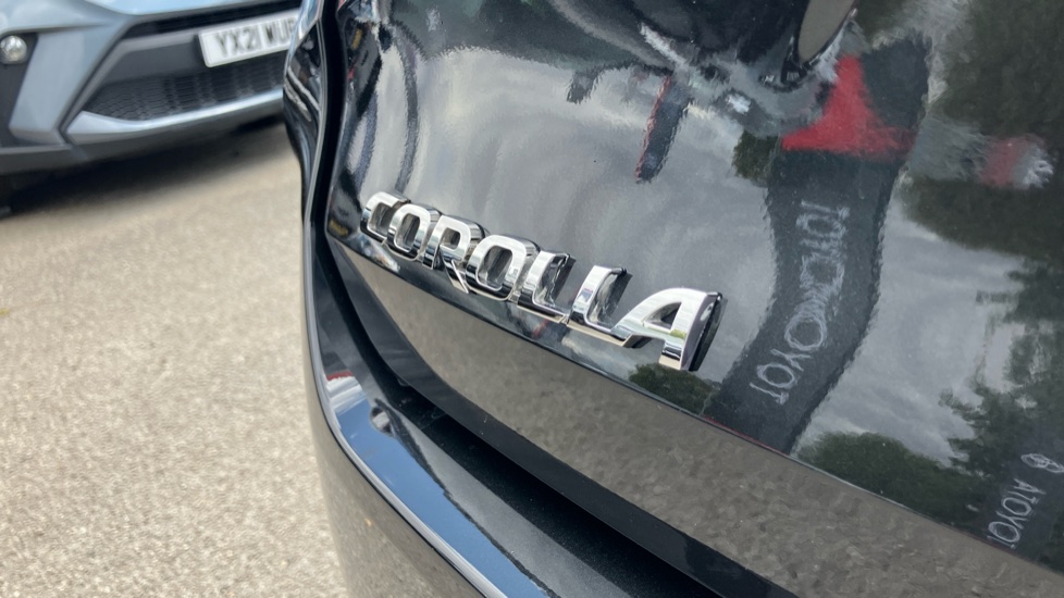 Toyota Corolla 2.0 Hybrid 178 GR Sport 5dr CVT Hybrid Estate - Image 43
