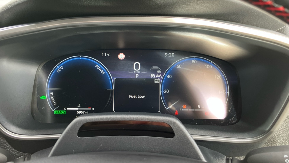 Toyota Corolla 2.0 Hybrid 178 GR Sport 5dr CVT Hybrid Estate - Image 11