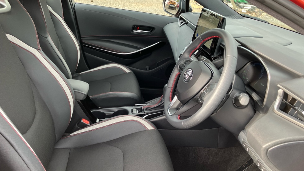 Toyota Corolla 2.0 Hybrid 178 GR Sport 5dr CVT Hybrid Estate - Image 12