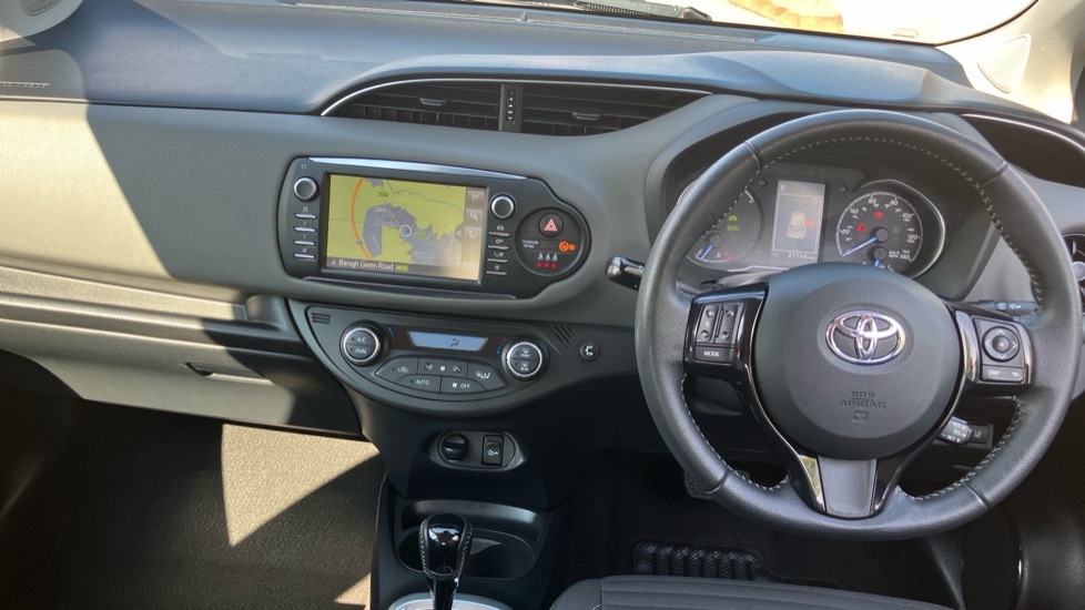 Toyota Yaris 1.5 Hybrid Icon Tech 5dr CVT Hybrid Hatchback - Image 6