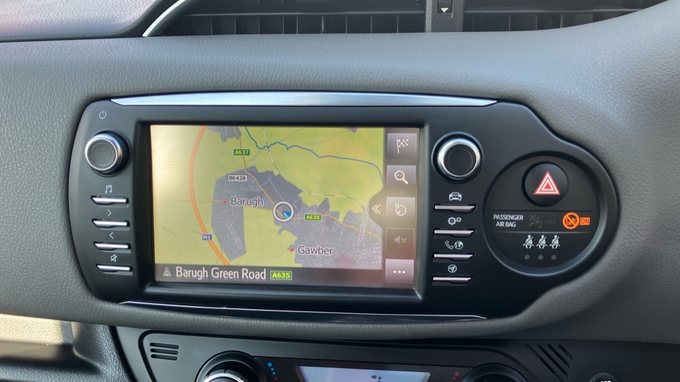 Toyota Yaris 1.5 Hybrid Icon Tech 5dr CVT Hybrid Hatchback - Image 9