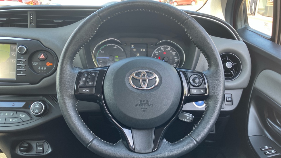 Toyota Yaris 1.5 Hybrid Icon Tech 5dr CVT Hybrid Hatchback - Image 10