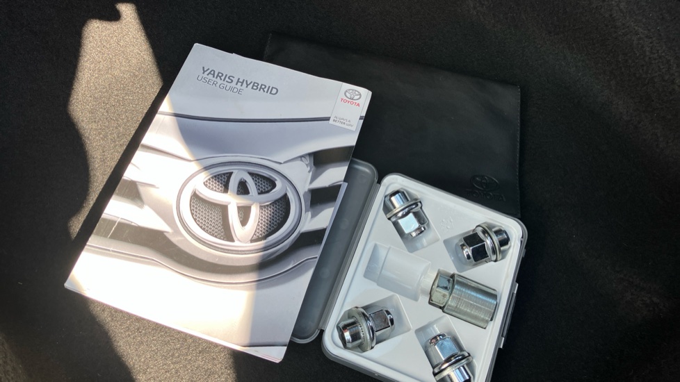 Toyota Yaris 1.5 Hybrid Icon Tech 5dr CVT Hybrid Hatchback - Image 27