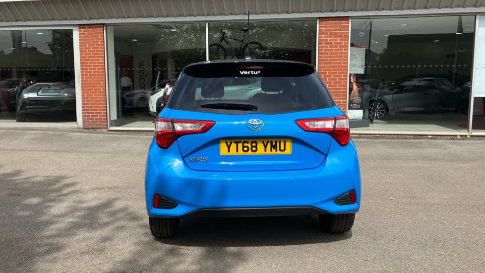 Toyota Yaris 1.5 VVT-i Blue Bi-tone 5dr Petrol Hatchback - Image 26