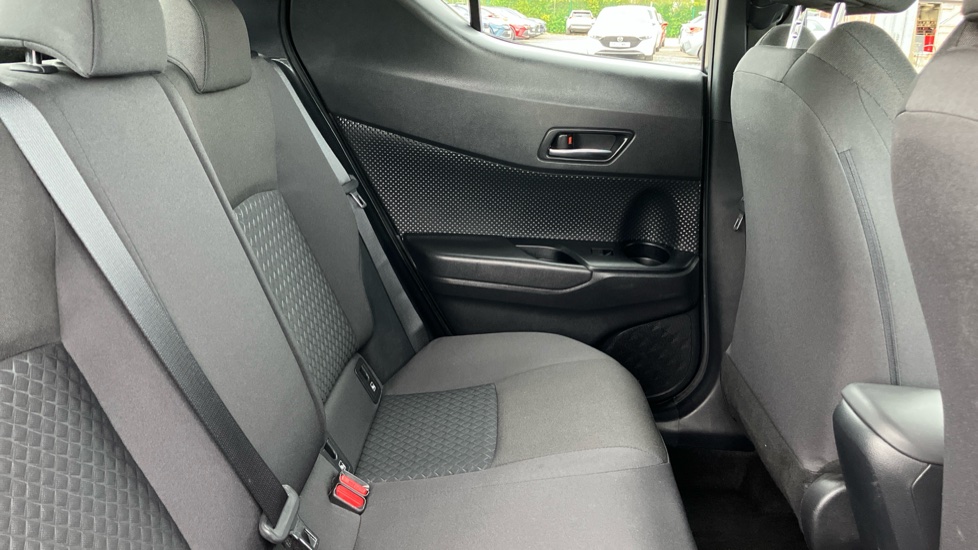 Toyota C-HR 1.8 Hybrid Icon 5dr CVT Hybrid Hatchback - Image 8