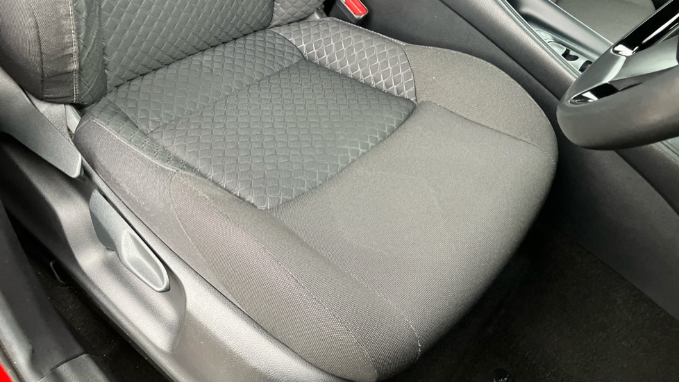 Toyota C-HR 1.8 Hybrid Icon 5dr CVT Hybrid Hatchback - Image 17