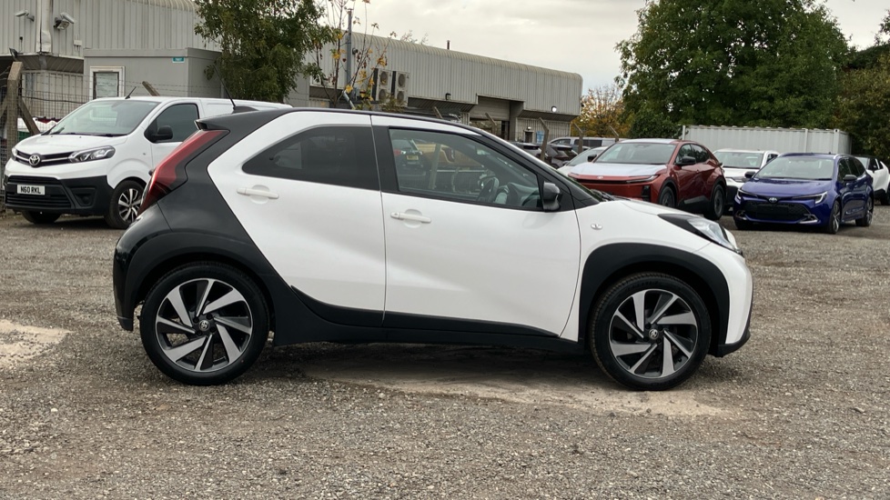Toyota Aygo X 1.0 VVT-i Edge 5dr Petrol Hatchback - Image 23