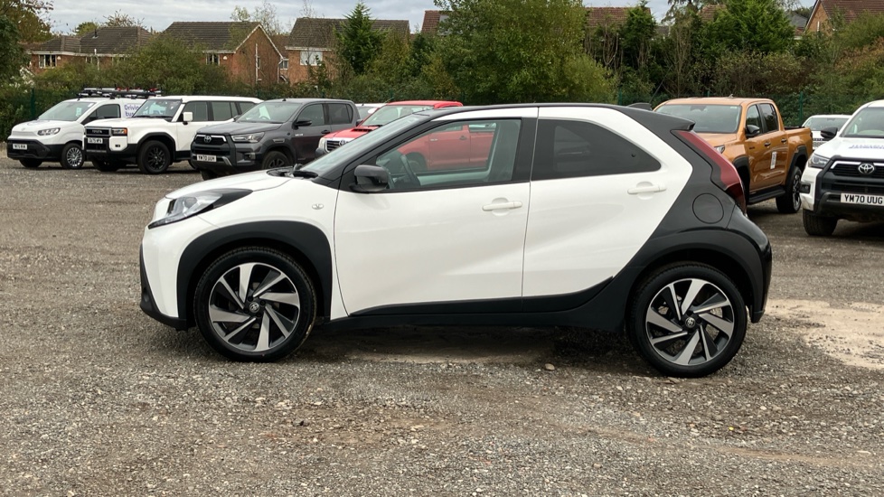 Toyota Aygo X 1.0 VVT-i Edge 5dr Petrol Hatchback - Image 24