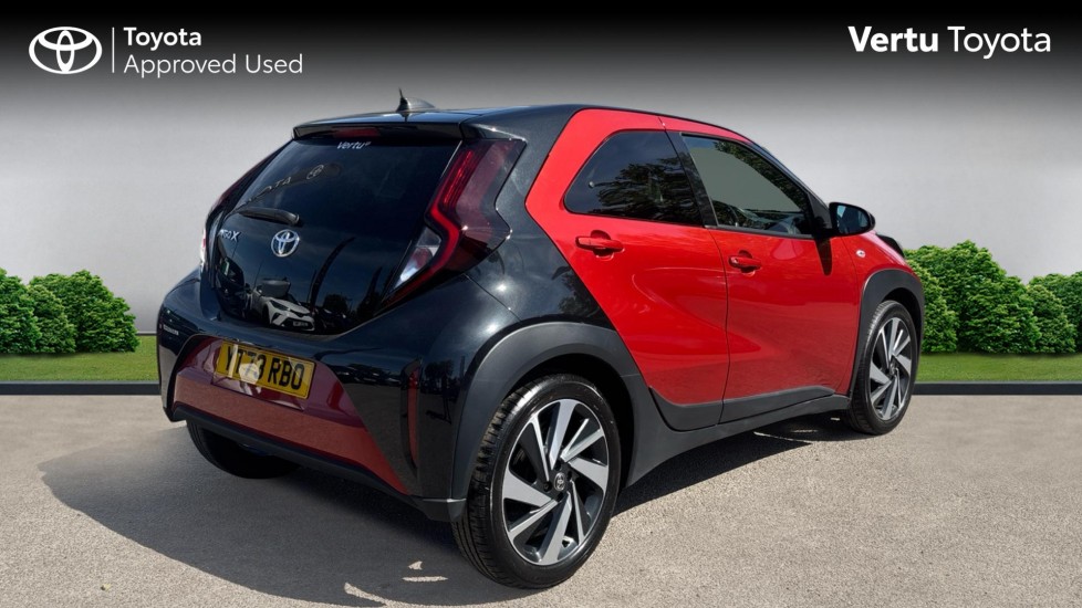 Toyota Aygo X 1.0 VVT-i Edge 5dr Petrol Hatchback - Image 2