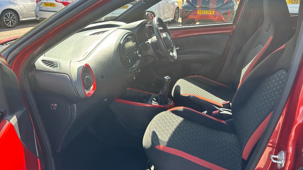 Toyota Aygo X 1.0 VVT-i Edge 5dr Petrol Hatchback - Image 5