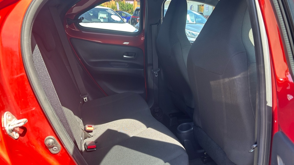 Toyota Aygo X 1.0 VVT-i Edge 5dr Petrol Hatchback - Image 8