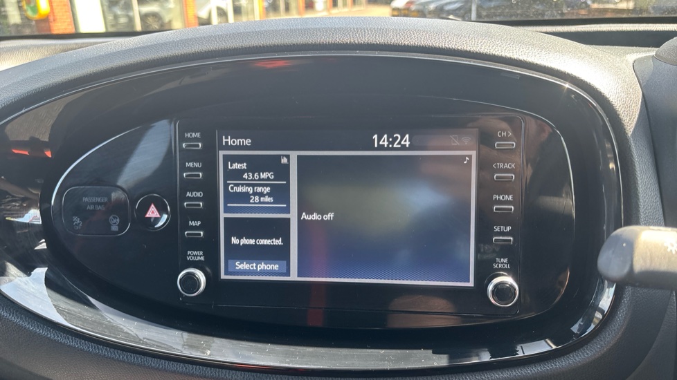 Toyota Aygo X 1.0 VVT-i Edge 5dr Petrol Hatchback - Image 9