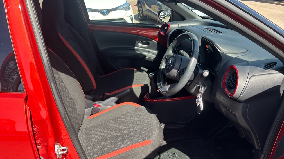 Toyota Aygo X 1.0 VVT-i Edge 5dr Petrol Hatchback - Image 12