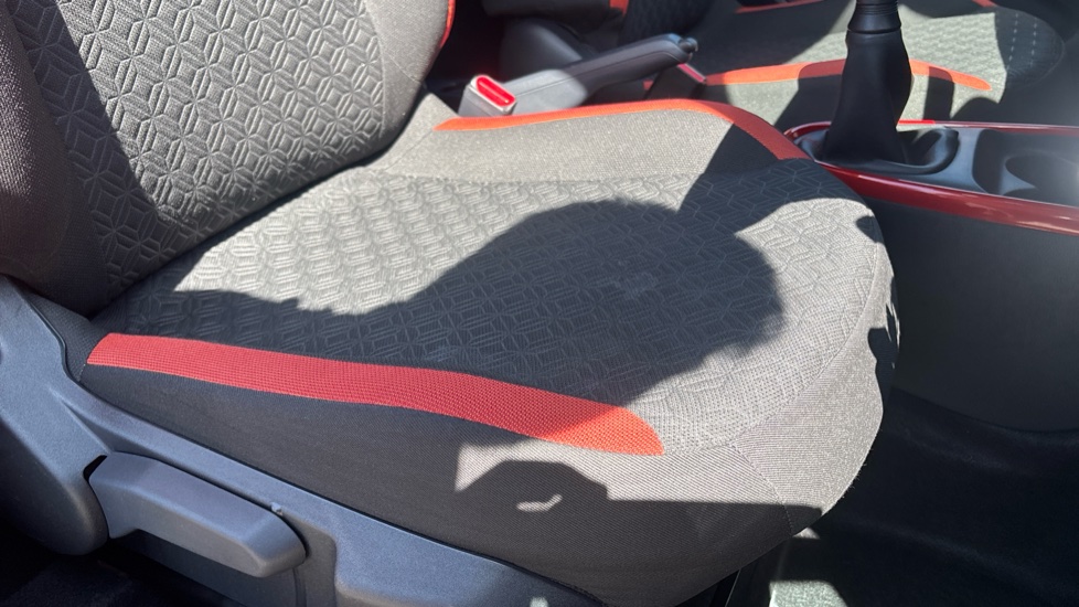 Toyota Aygo X 1.0 VVT-i Edge 5dr Petrol Hatchback - Image 17