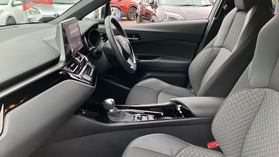 Toyota C-HR 2.0 Hybrid Design 5dr CVT Hybrid Hatchback - Image 5