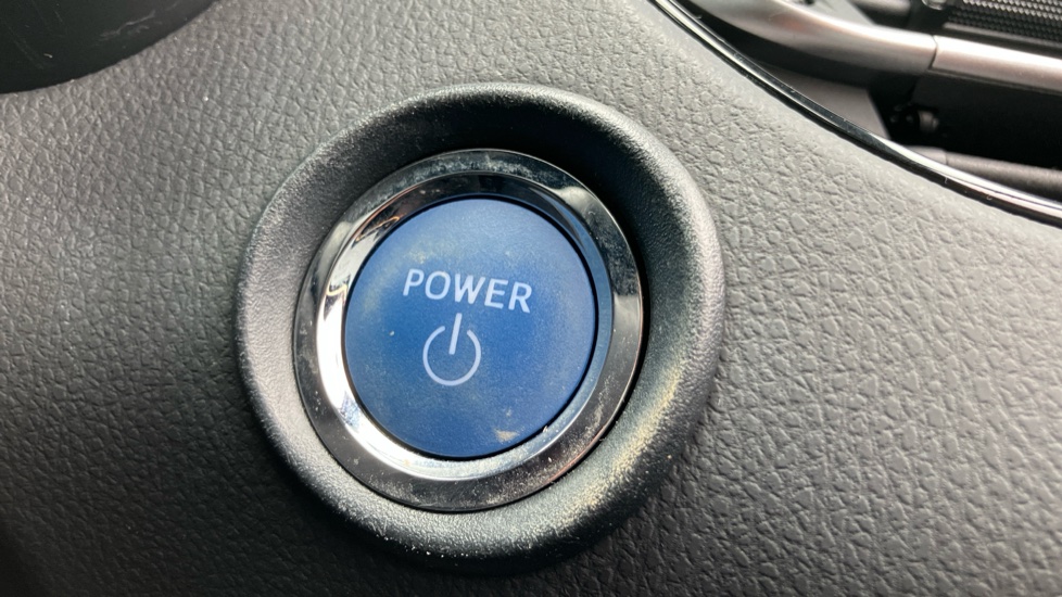 Toyota C-HR 2.0 Hybrid Design 5dr CVT Hybrid Hatchback - Image 16