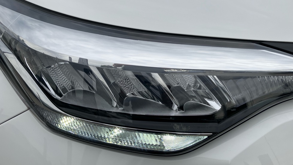 Toyota C-HR 2.0 Hybrid Design 5dr CVT Hybrid Hatchback - Image 20