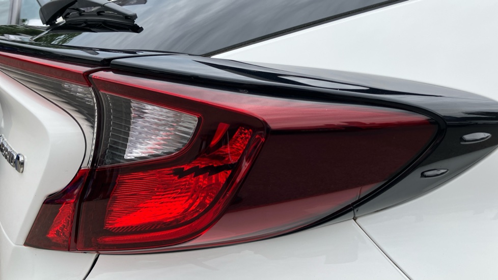 Toyota C-HR 2.0 Hybrid Design 5dr CVT Hybrid Hatchback - Image 21