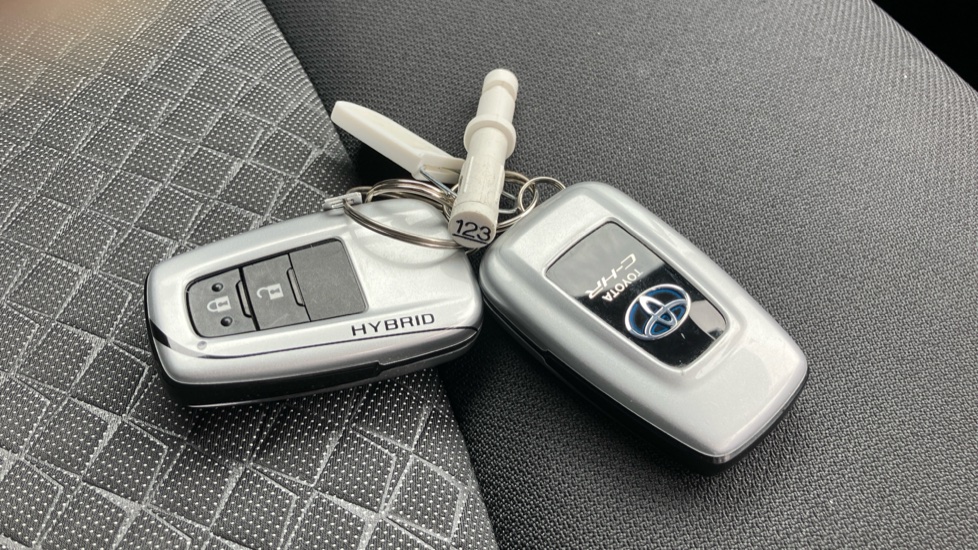 Toyota C-HR 2.0 Hybrid Design 5dr CVT Hybrid Hatchback - Image 28